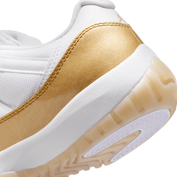 Air Jordan 11 Retro Low Mother's Day (W) Angle 3