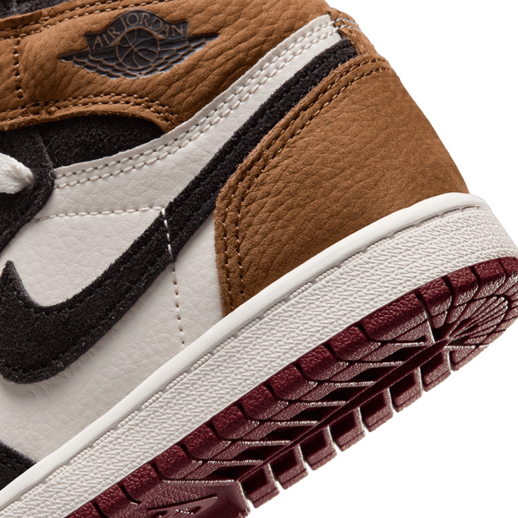 Air Jordan 1 Retro High OG Love The Game (PS) Angle 7