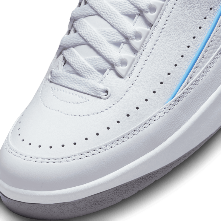 Air Jordan 2 Retro Low University Blue Angle 4