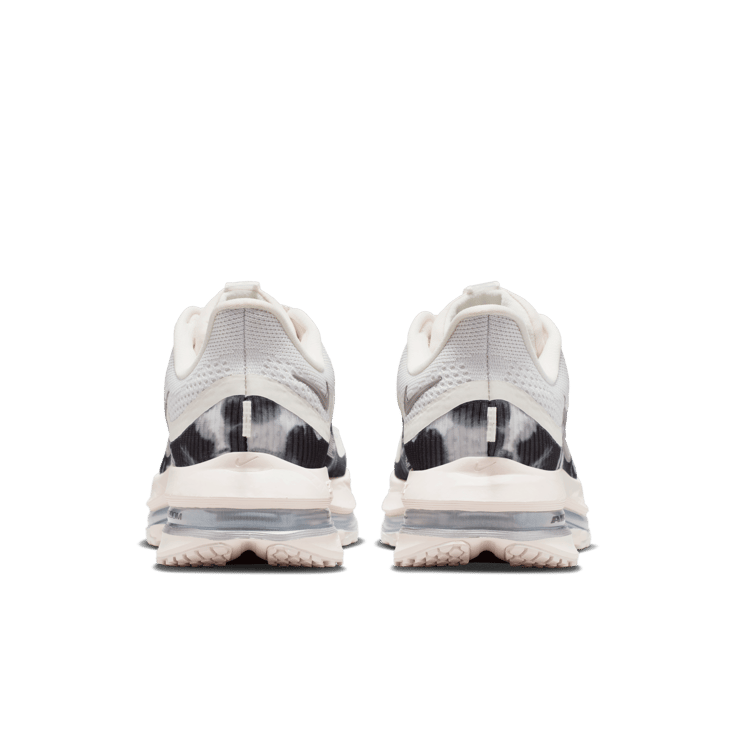 Nike Pegasus Premium Smoke Angle 5