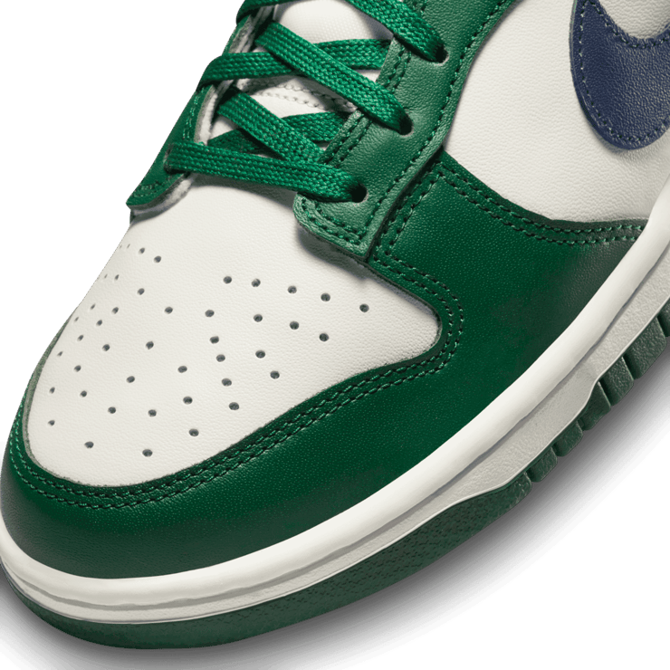 Nike Dunk Low Gorge Green Midnight Navy Angle 4