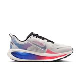 Nike Vomero 18 National Runner's Day Pack Angle 2