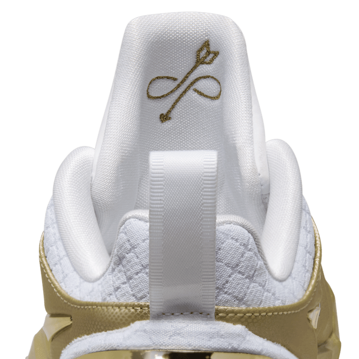 Nike A'Two Gold Standard Angle 9