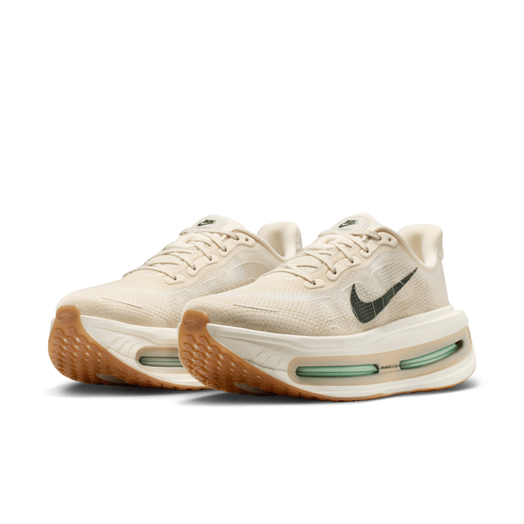 Nike Vomero Premium Pale Ivory Angle 4