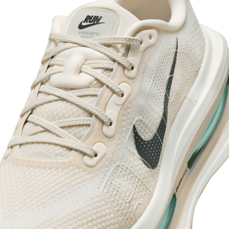 Nike Vomero Premium Pale Ivory Angle 6