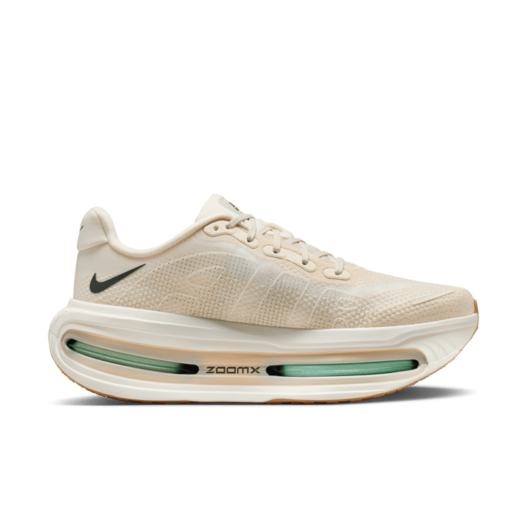 Nike Vomero Premium Pale Ivory Angle 2
