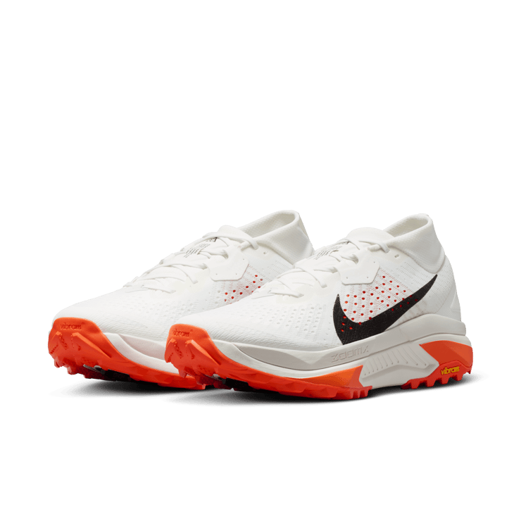 Nike ACG Zegama Summit White Phantom Angle 4