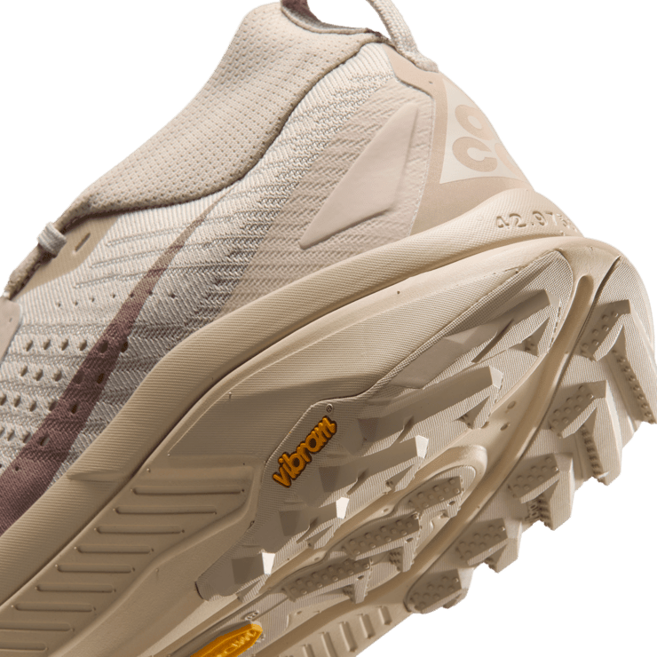 Nike ACG Zegama Cream II Safety Orange Angle 6