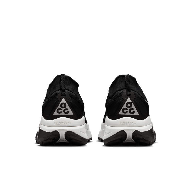 Nike ACG Zegama Black Safety Orange Angle 5