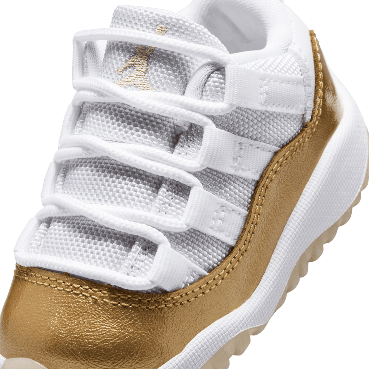 Air Jordan 11 Retro Low Mother's Day (TD) Angle 6