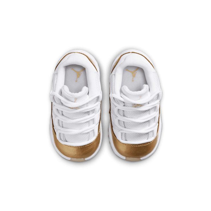 Air Jordan 11 Retro Low Mother's Day (TD) Angle 3