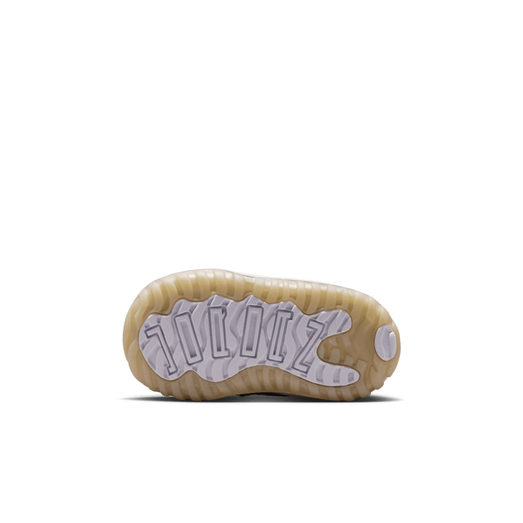 Air Jordan 11 Retro Low Mother's Day (TD) Angle 1