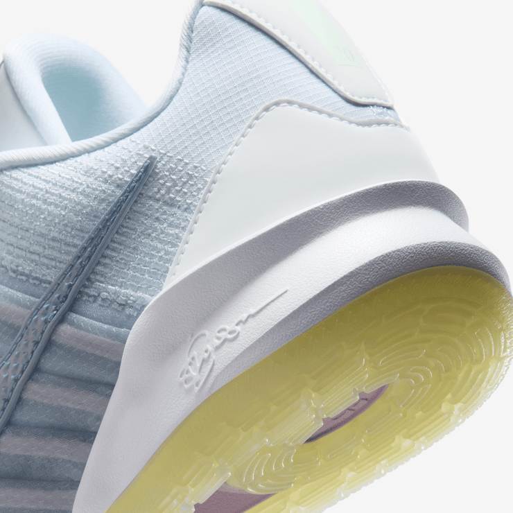 Nike Sabrina 3 Infinite Angle 7