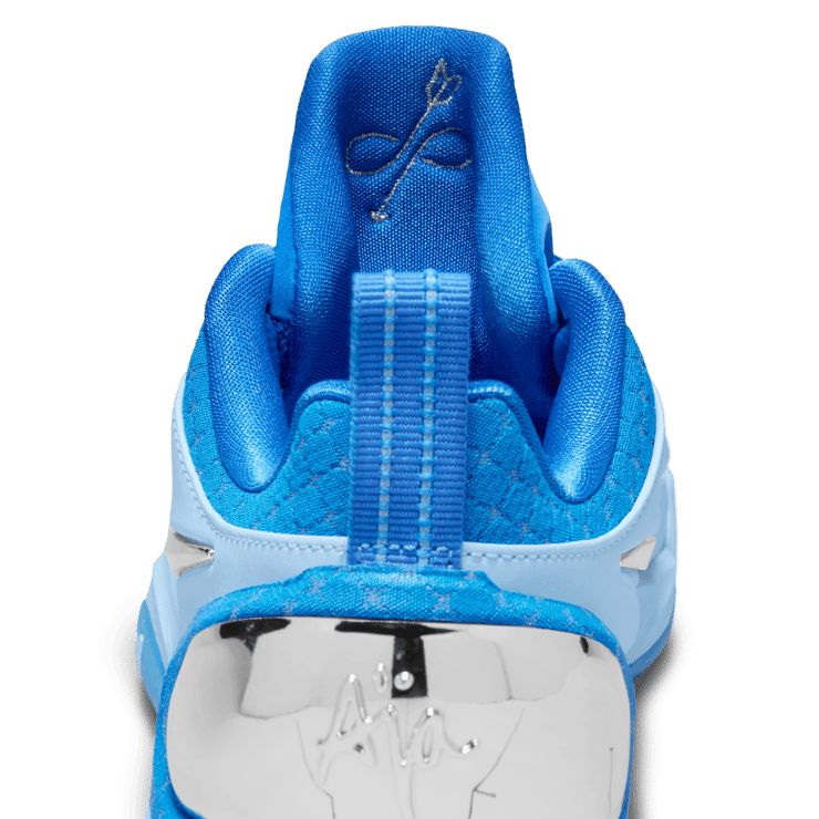 Nike A'Two Still Loading Angle 8