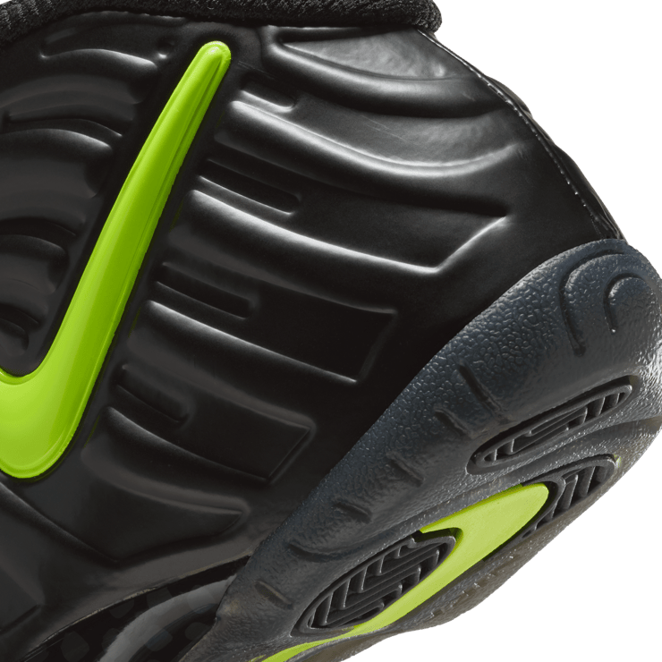 Nike Little Posite Pro Voltage (2026) (PS) Angle 7