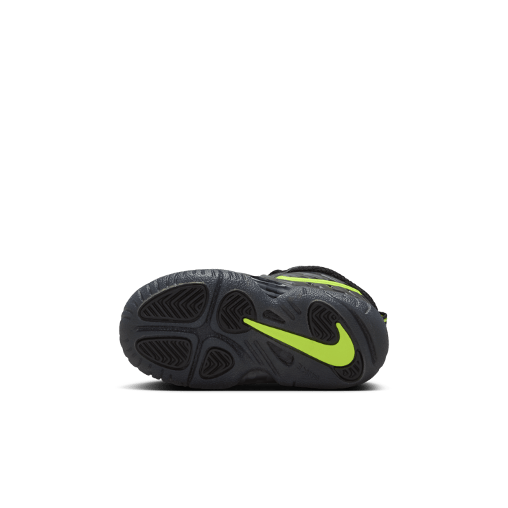 Nike Little Posite Pro Voltage (2026) (TD) Angle 1