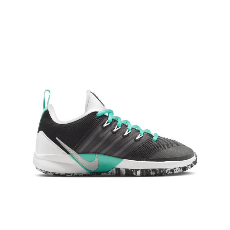 Nike Sabrina 3 Big Ellie (GS) Angle 2