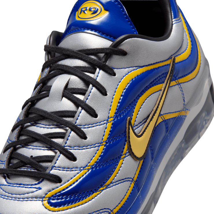 Nike Cryoshot Mercurial Vapor R9 OG Angle 1
