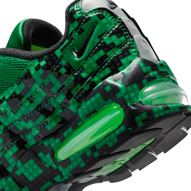 Nike Air Max 95 LEGO Lucky Green (GS) Angle 7
