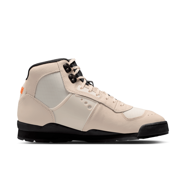 Nike Baltoro Chalk Safety Orange Angle 2