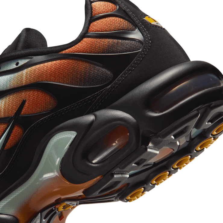 Nike Air Max Plus OG Premium Desert Monarch Angle 7
