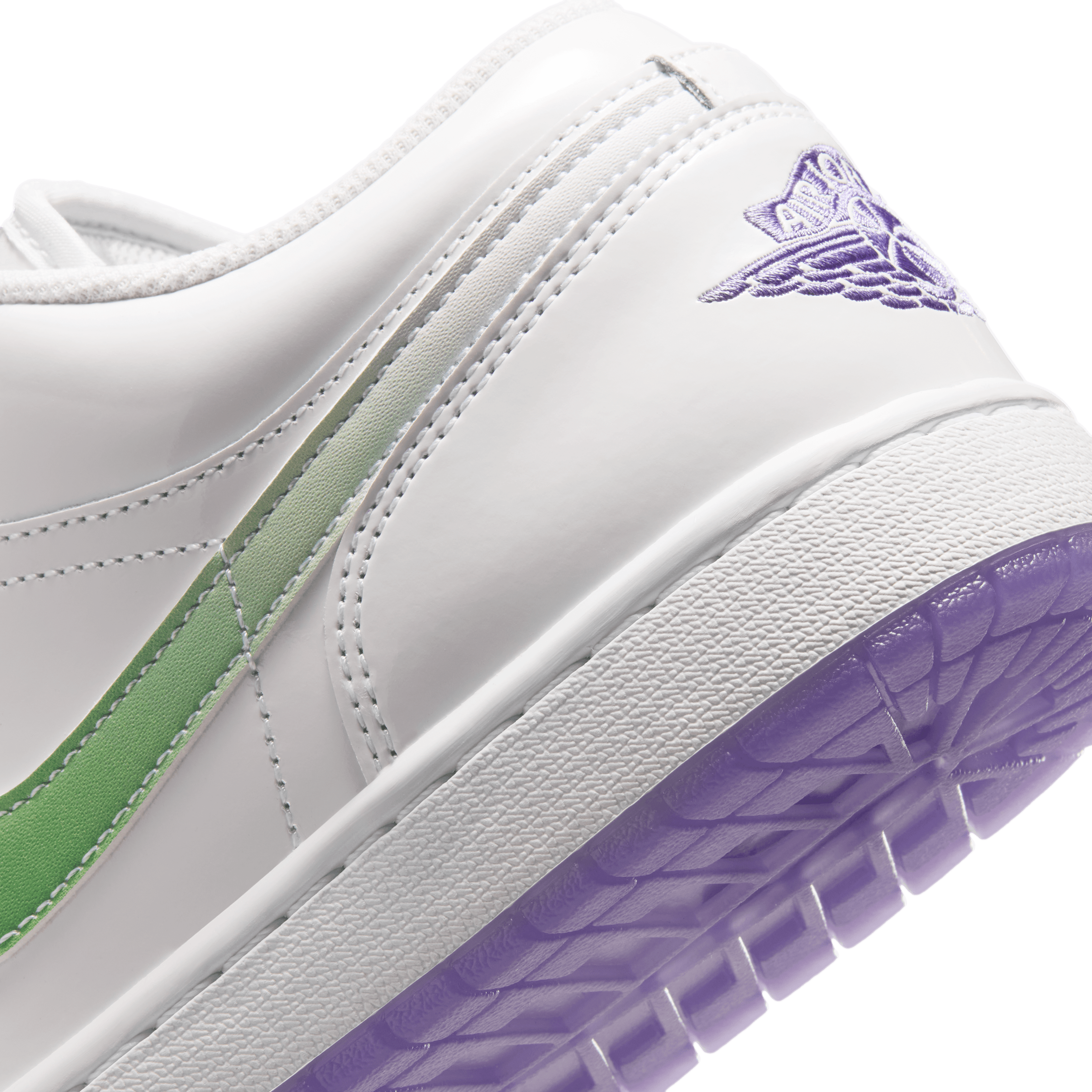 Air Jordan 1 Low SE Quai54 Angle 7