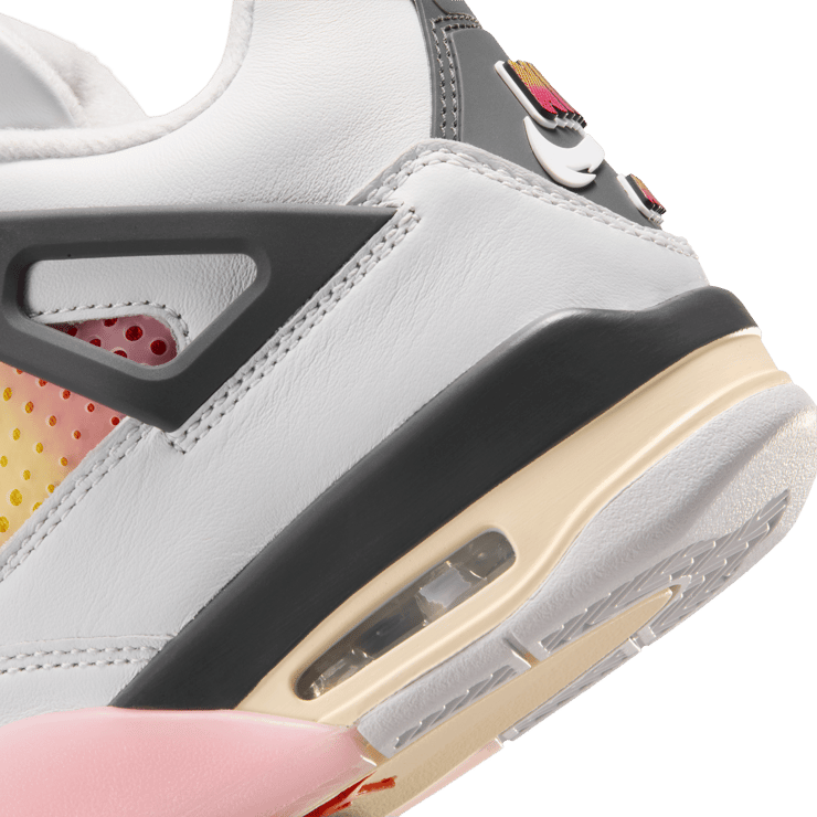 Air Jordan 4 Retro Comic (GS) Angle 7