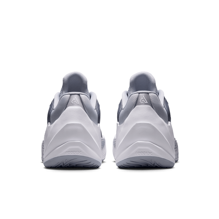 Nike Giannis Freak 8 Wolf Grey Angle 5