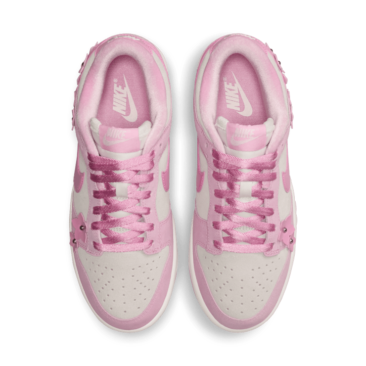 Nike Dunk Low Femme Pink Flower (W) Angle 3