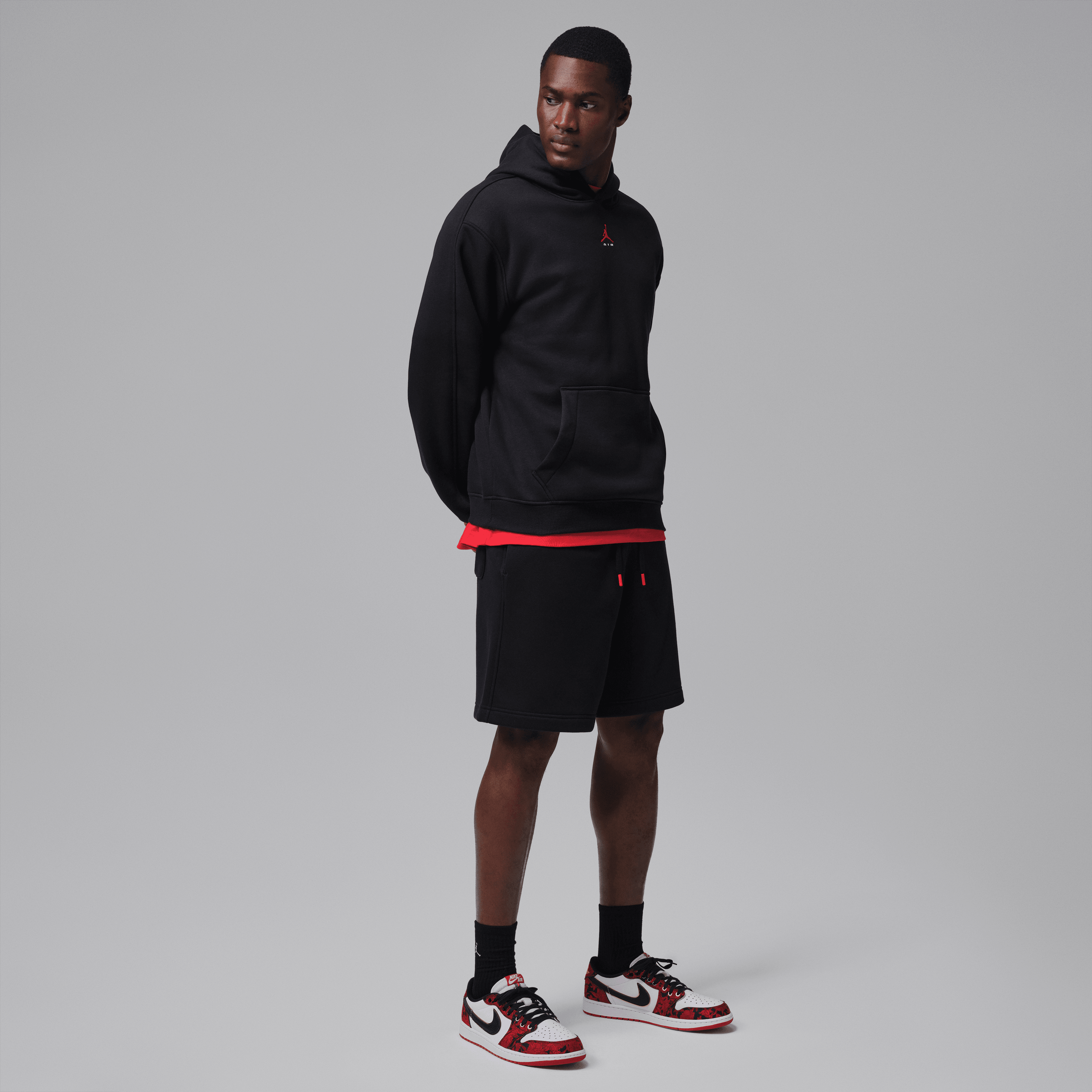 Air Jordan 1 Retro Low OG Last Dance at the Garden Angle 10