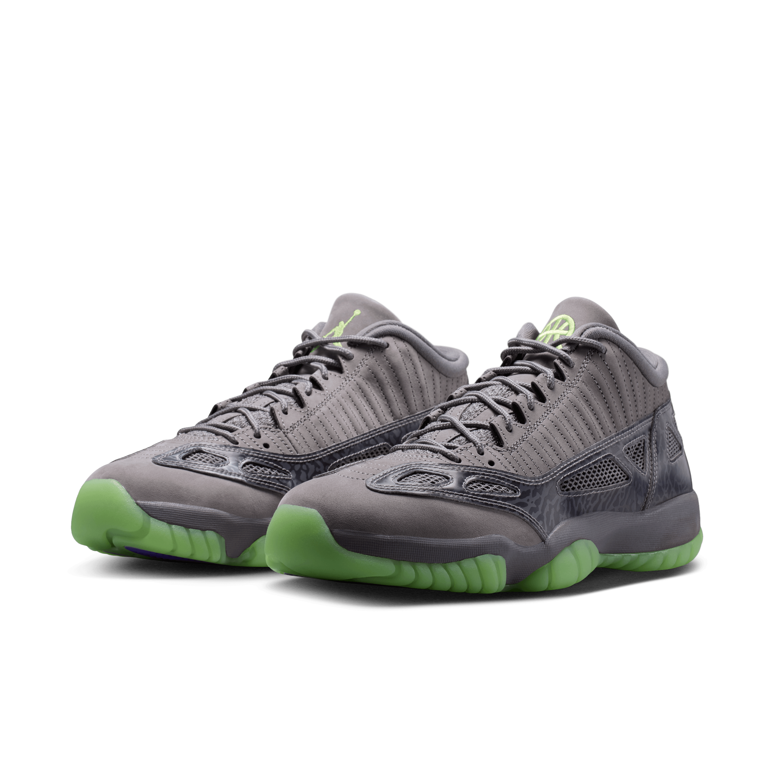 Air Jordan 11 Retro IE Quai54 Angle 4