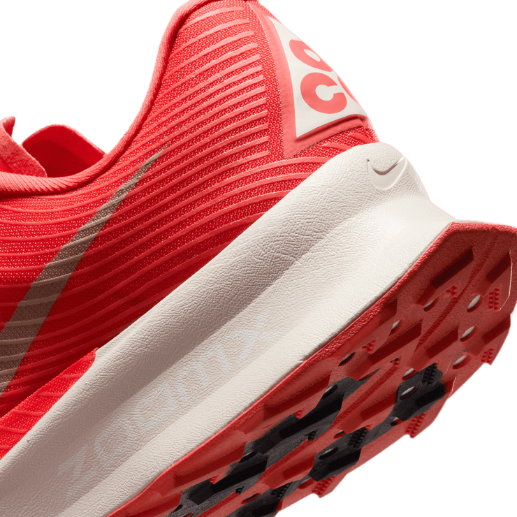 Nike ACG Ultrafly Trail Light Crimson Angle 7
