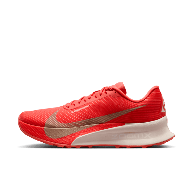 Nike ACG Ultrafly Trail Light Crimson Angle 0