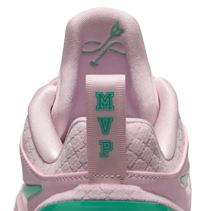 Nike A'Two Pinkies Up Angle 9