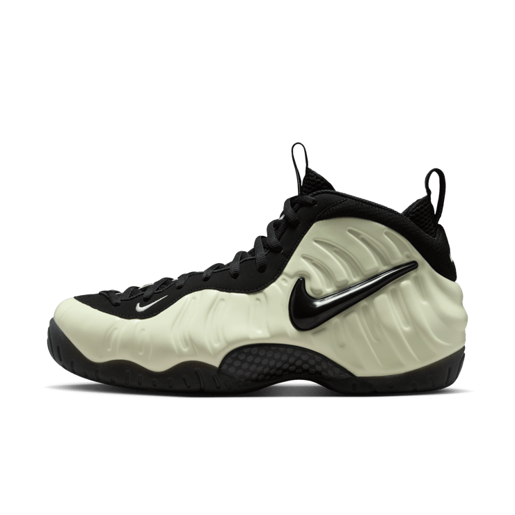 Nike Air Foamposite Pro Glow-In-The-Dark Angle 0