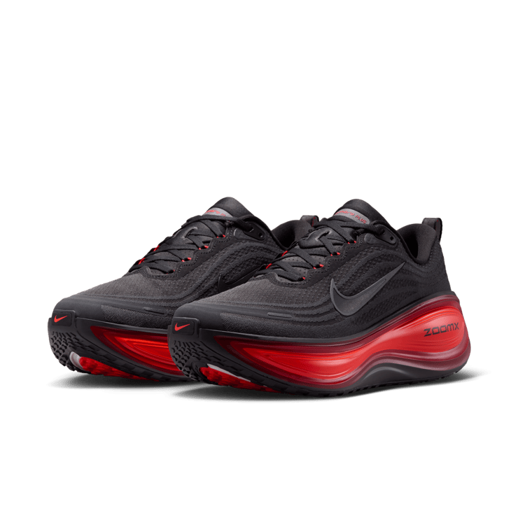 Nike Vomero Plus Anthracite Bright Crimson Red Angle 4