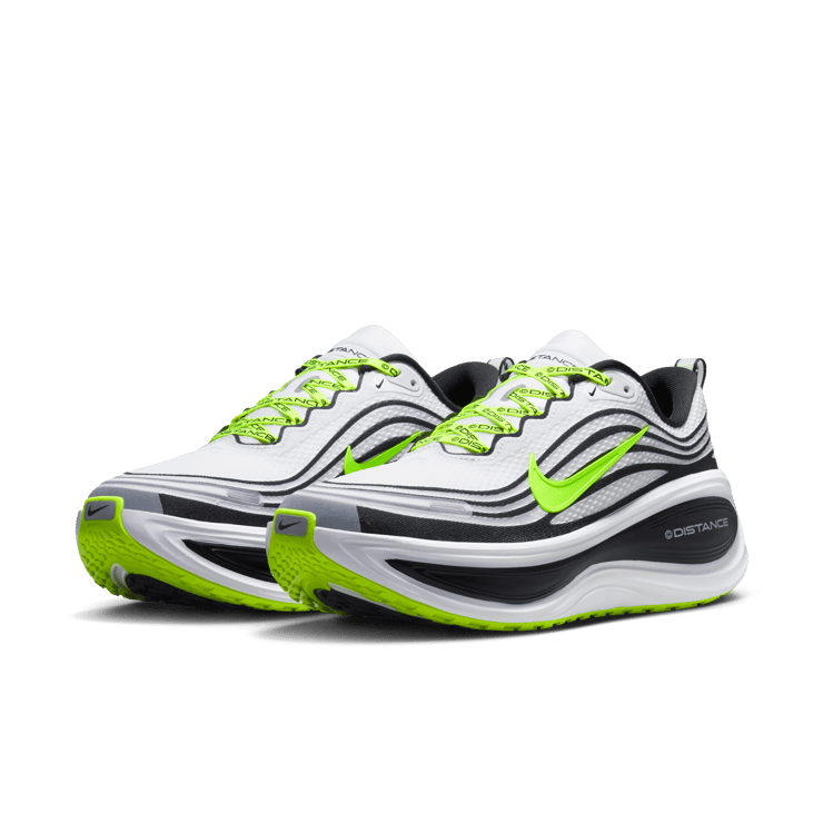 Nike Vomero Plus Distance Angle 4