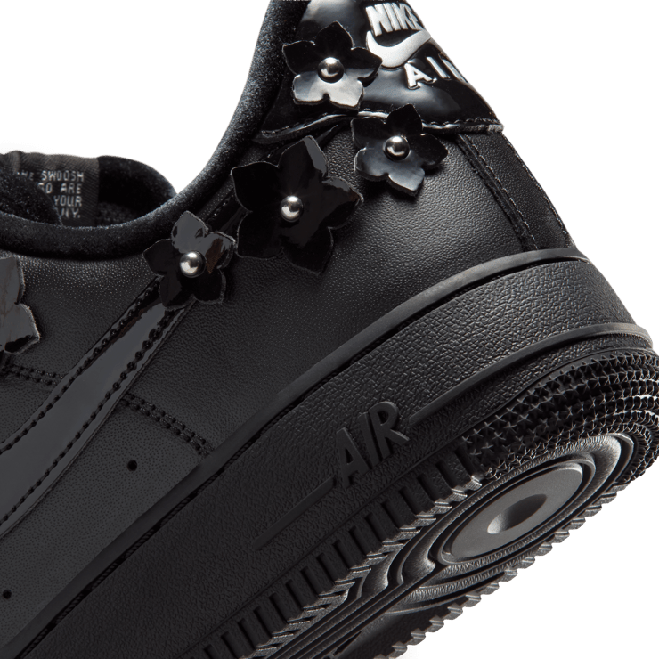 Nike Air Force 1 Low '07 Flowers Black (W) Angle 6