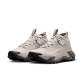 Nike ACG Zegama Hike Light Orewood Brown Angle 4