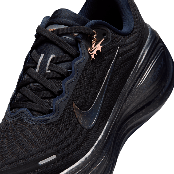 Nike Vomero Plus Keely Hodgkinson (W) Angle 6