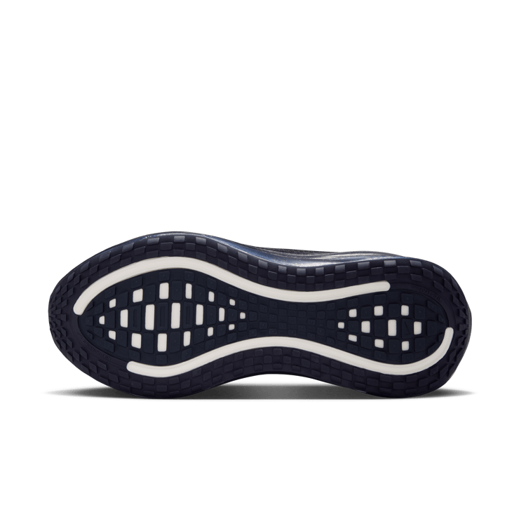 Nike Vomero Plus Keely Hodgkinson (W) Angle 1