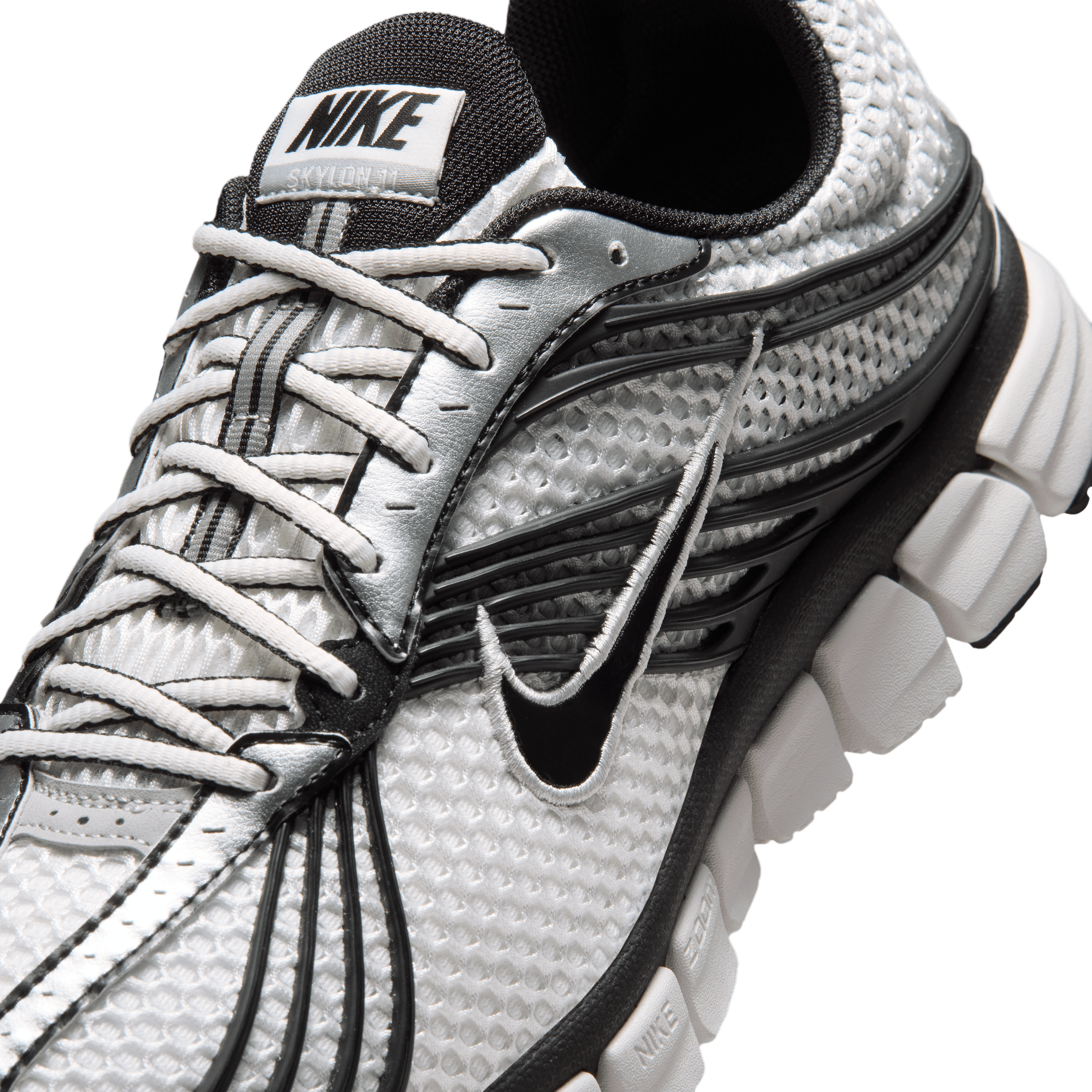 Nike Zoom Skylon 11 White Black Angle 6