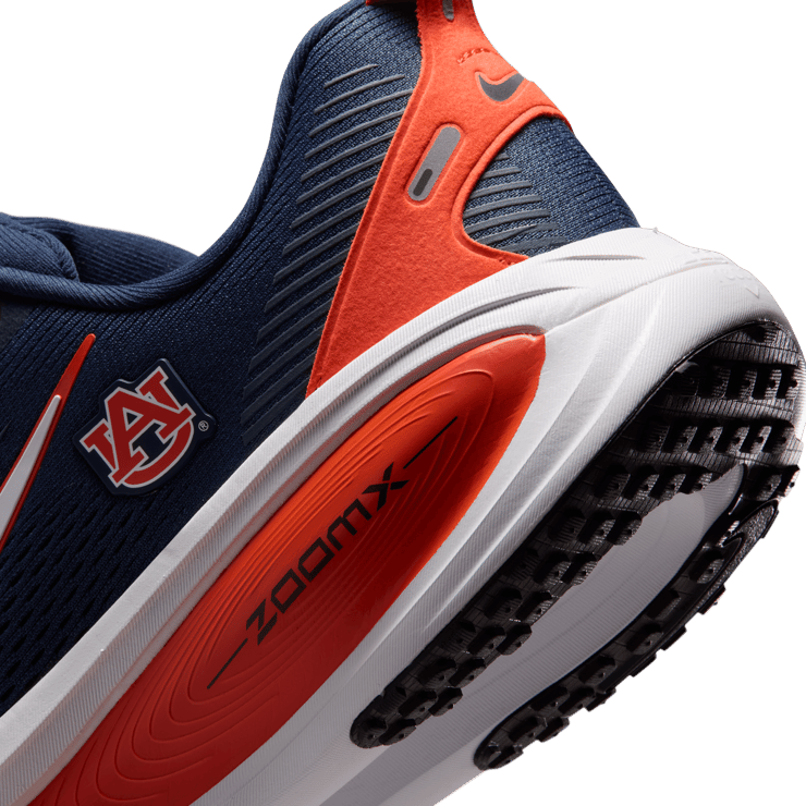 Nike Vomero 18 Auburn Angle 4