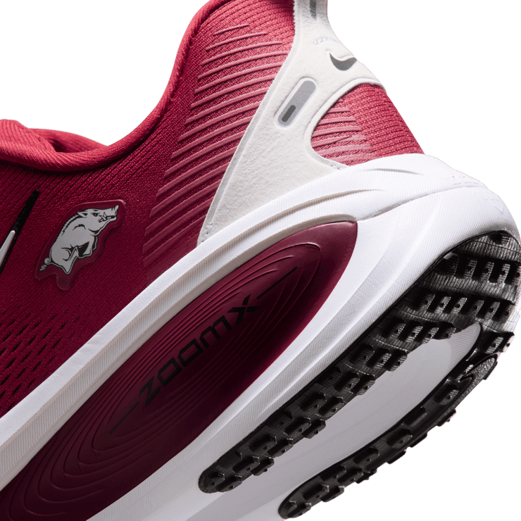 Nike Vomero 18 Arkansas Angle 7