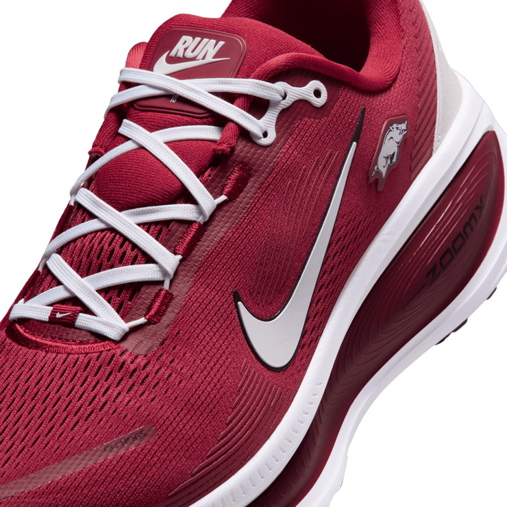 Nike Vomero 18 Arkansas Angle 6