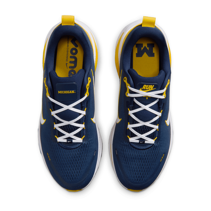 Nike Vomero 18 Michigan Angle 3