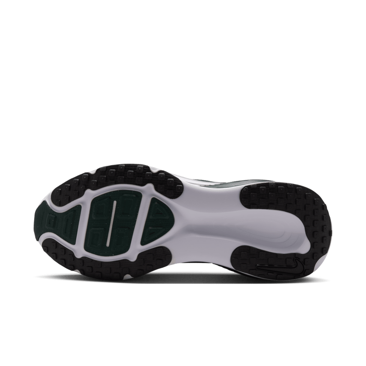 Nike Vomero 18 Michigan State Angle 1