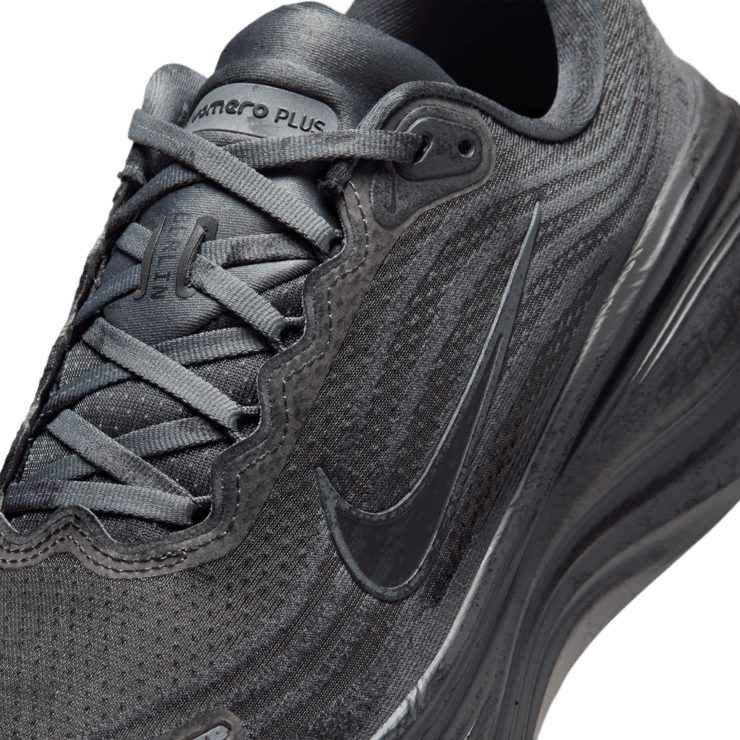 Nike Vomero Plus Berlin Marathon Angle 6
