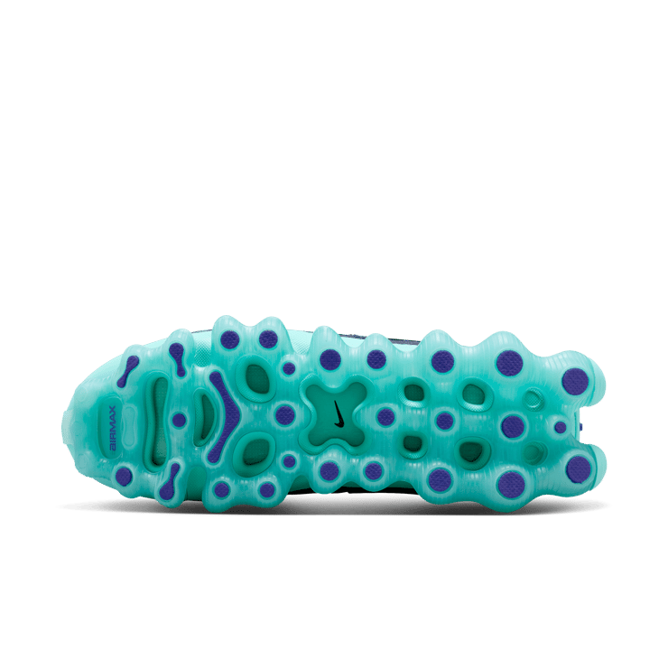 Nike Air Liquid Max Black Aurora Green Angle 1