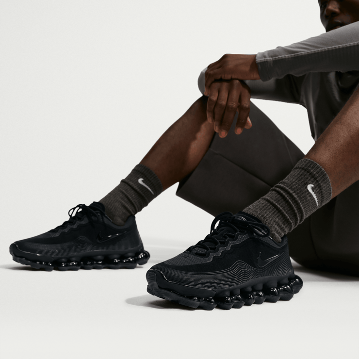 Nike Air Liquid Max Black Anthracite Angle 8